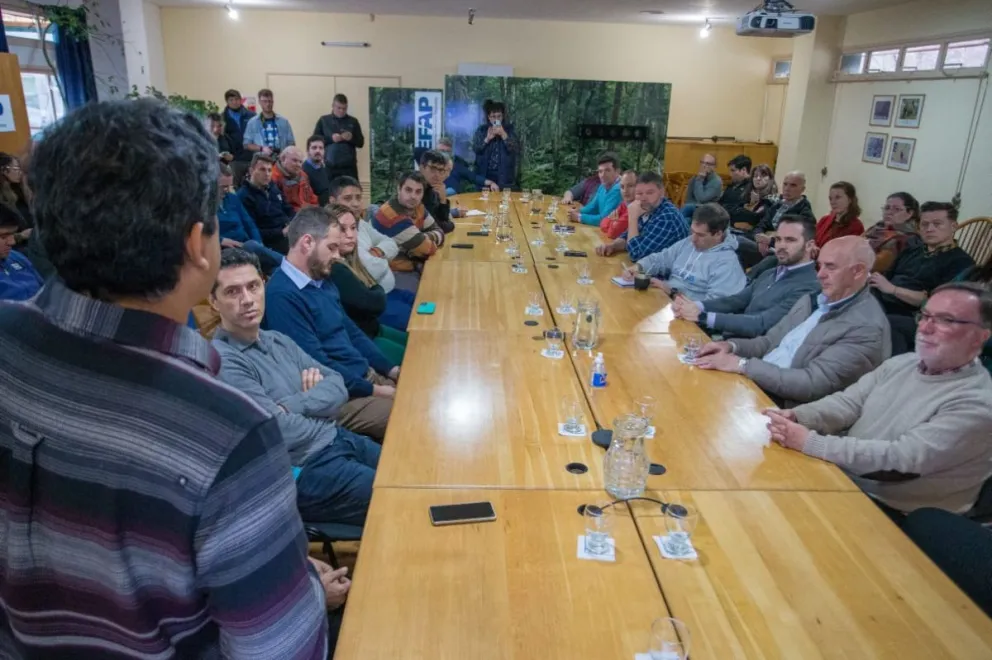 Luque puso en valor la ciencia y tecnología para ampliar la matriz productiva en Chubut 