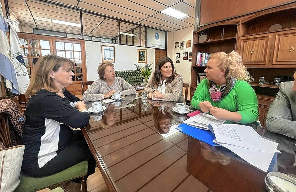 Ana Clara Romero y Digna Hernando se reunieron con Lidia Blanco, rectora de la UNPSJB