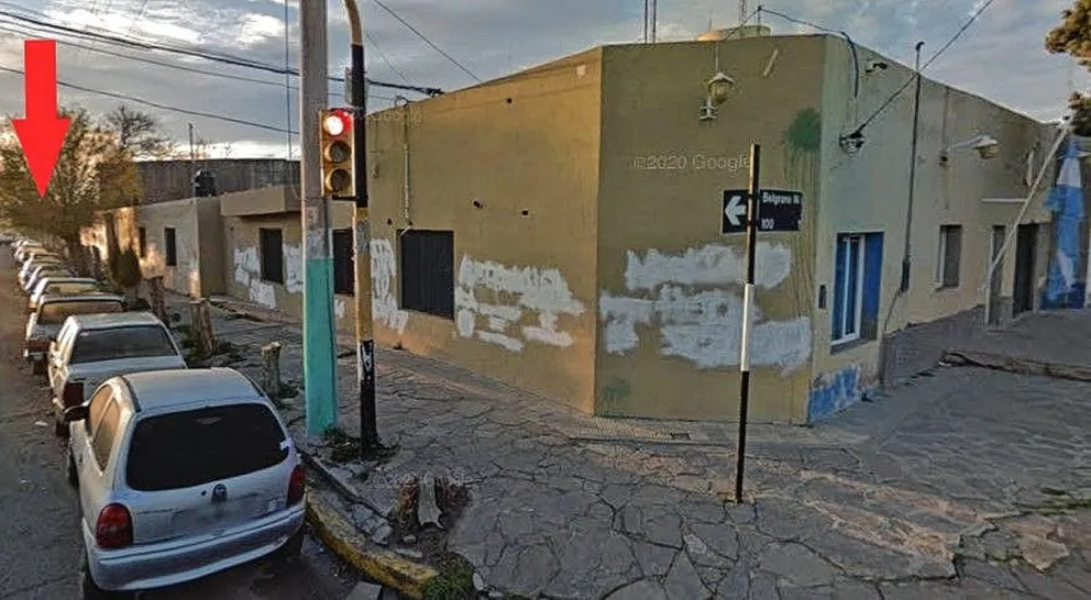 Golpean a joven y le roban la camioneta en la esquina de una comisaría de Trelew