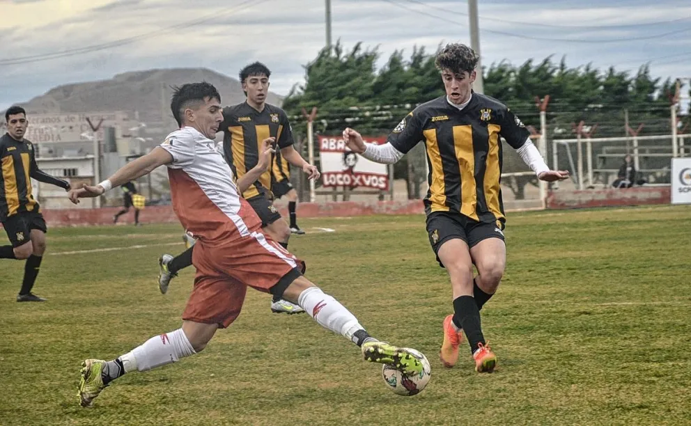 Pálido empate sin goles entre Huracán y Rada Tilly