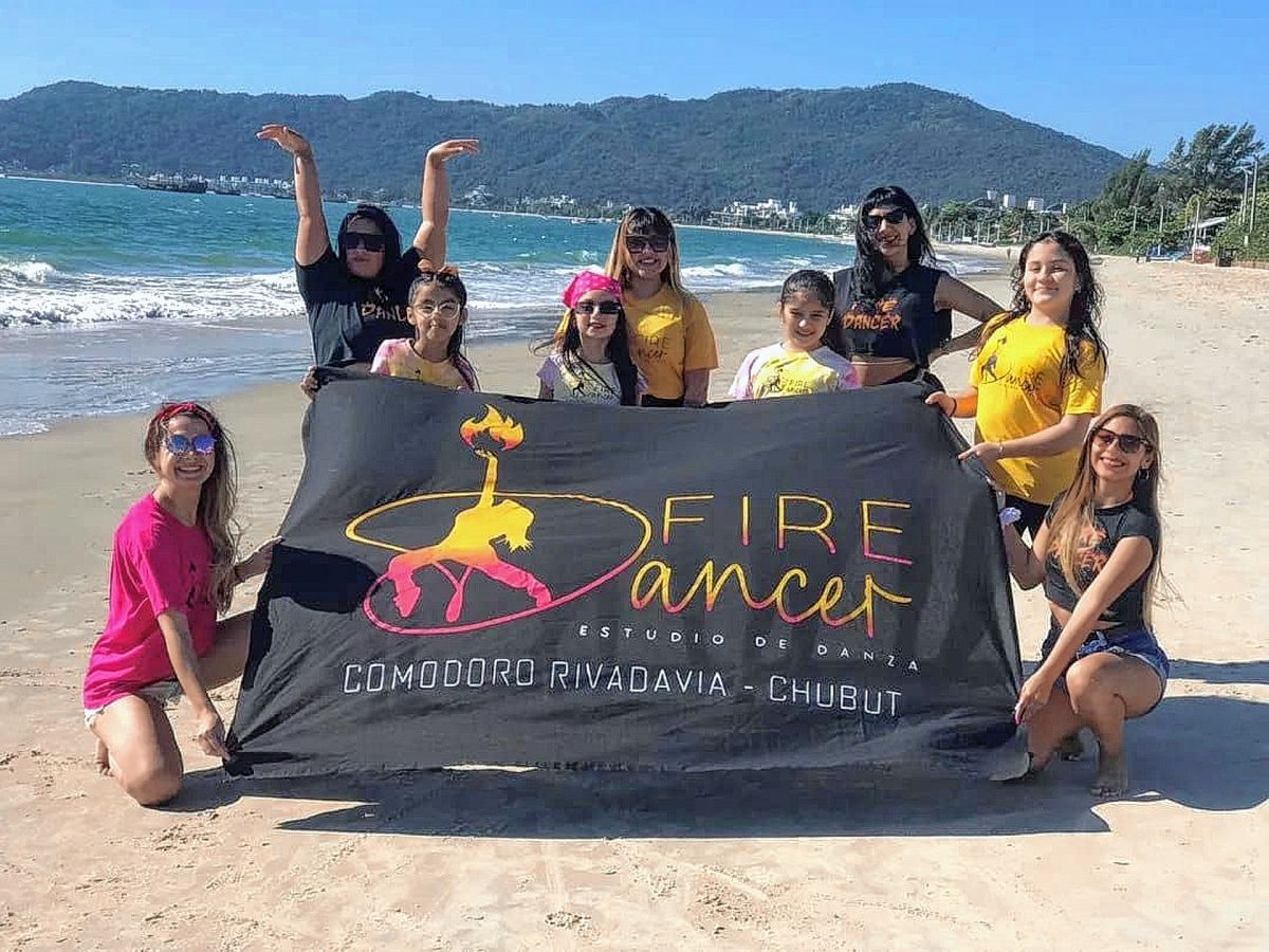Fire Dancer, la escuela de danzas que representó a Comodoro en un intercambio cultural en Brasil