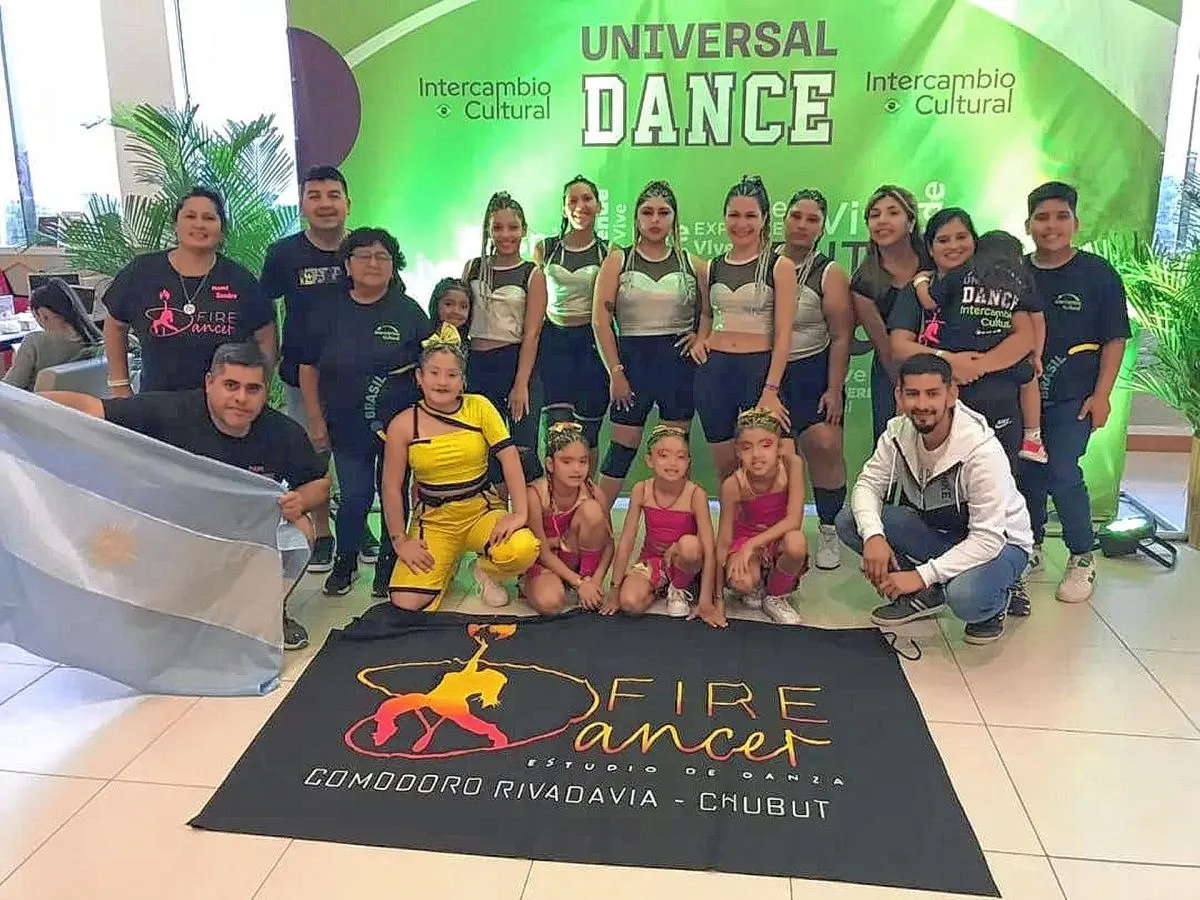 Fire Dancer, la escuela de danzas que representó a Comodoro en un intercambio cultural en Brasil