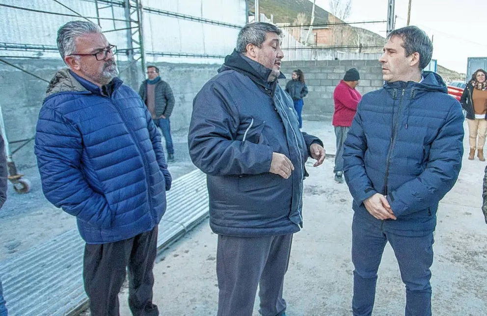 Luque recorrió los avances de obras en playones deportivos de los barrios Rodríguez Peña y La Floresta