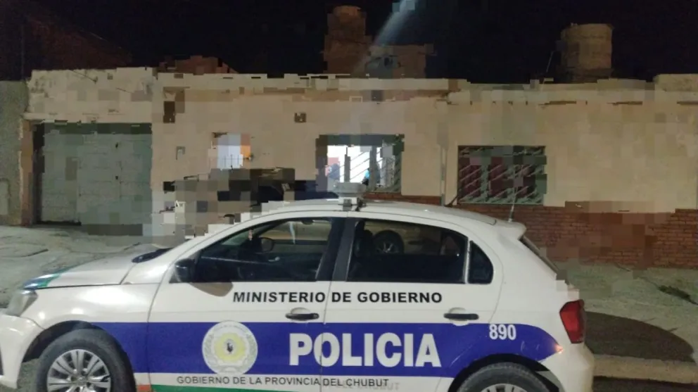 Atacó a su expareja y rompió los vidrios de su domicilio
