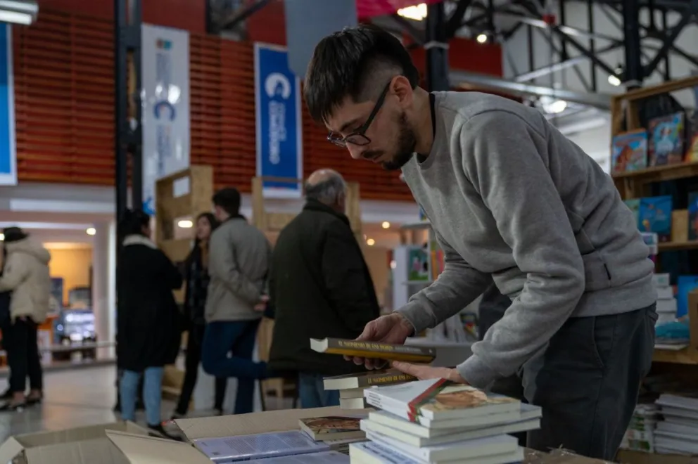 Todo listo para comenzar a vivir la 10° edición de la Feria del Libro en Comodoro