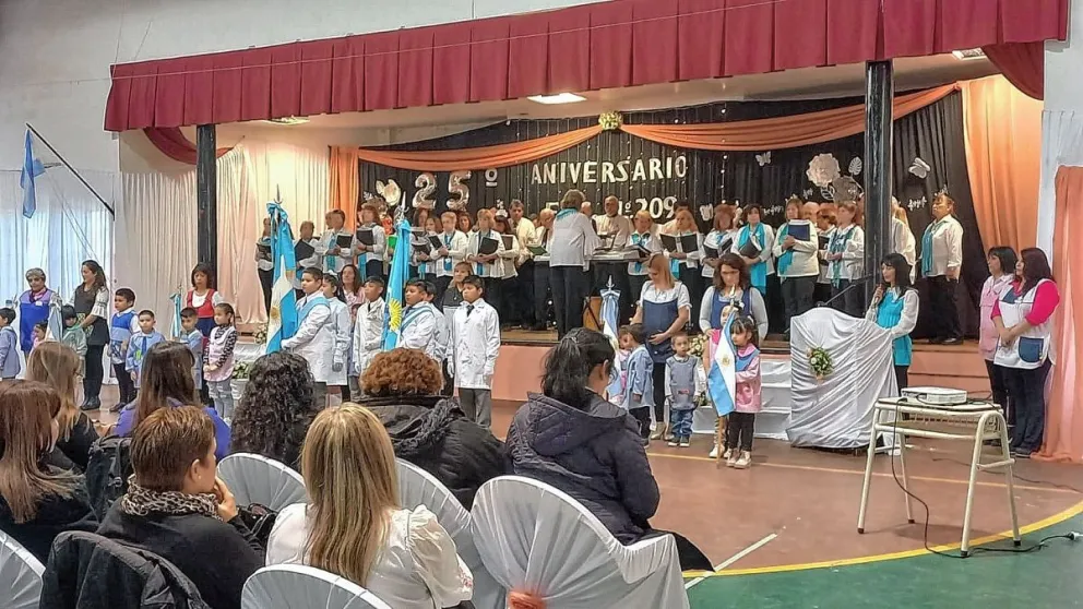 La Escuela 209 “San Cayetano”, celebró sus 25 años con un emotivo festejo