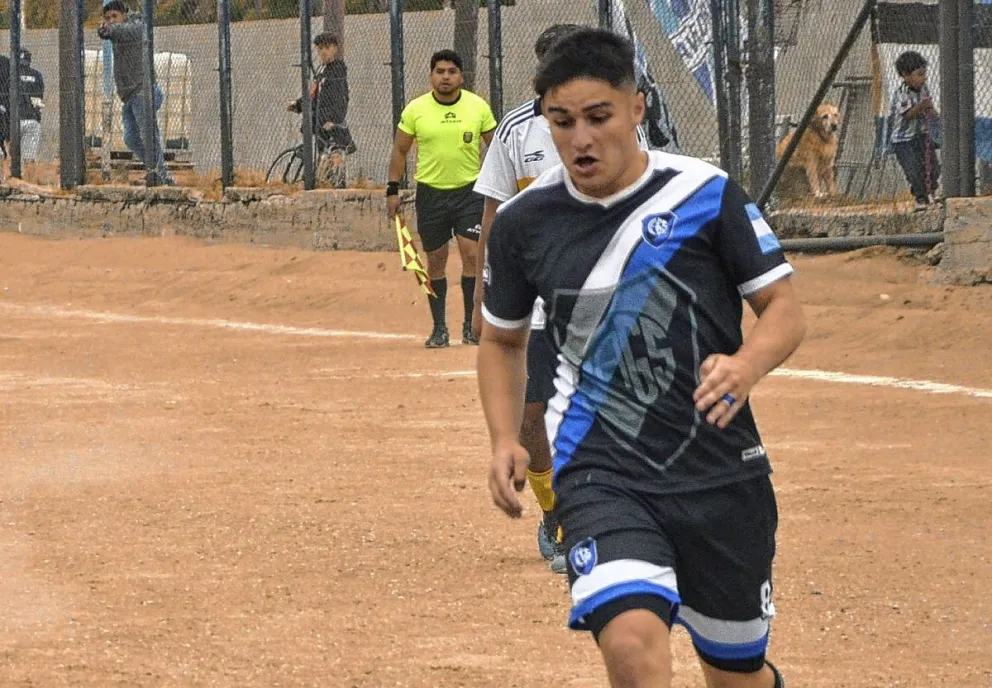 Saavedra venció con uno menos