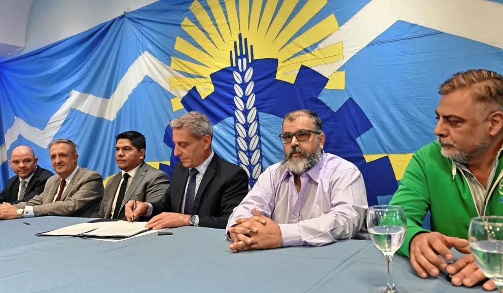 En Chubut hay 42.000 trabajadores activos en una población de más de 640.000 habitantes: “Es muy poco”, dijo Arcioni