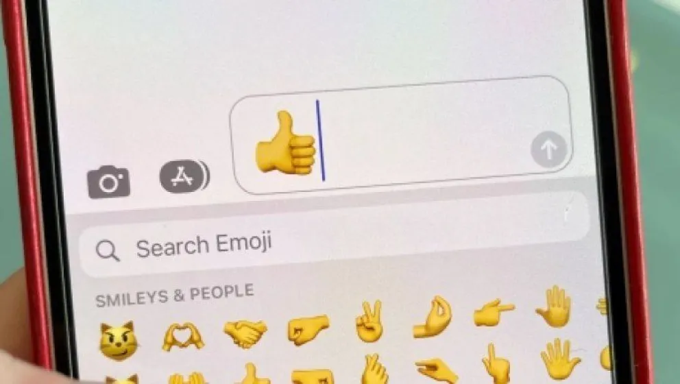Canadá: un agricultor deberá pagar una multa insólita por mandar el emoji del pulgar arriba