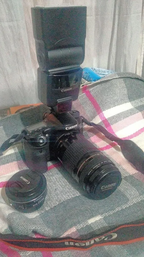 Una fotógrafa sufrió el robo de sus equipos y de fotos de una fiesta de quince