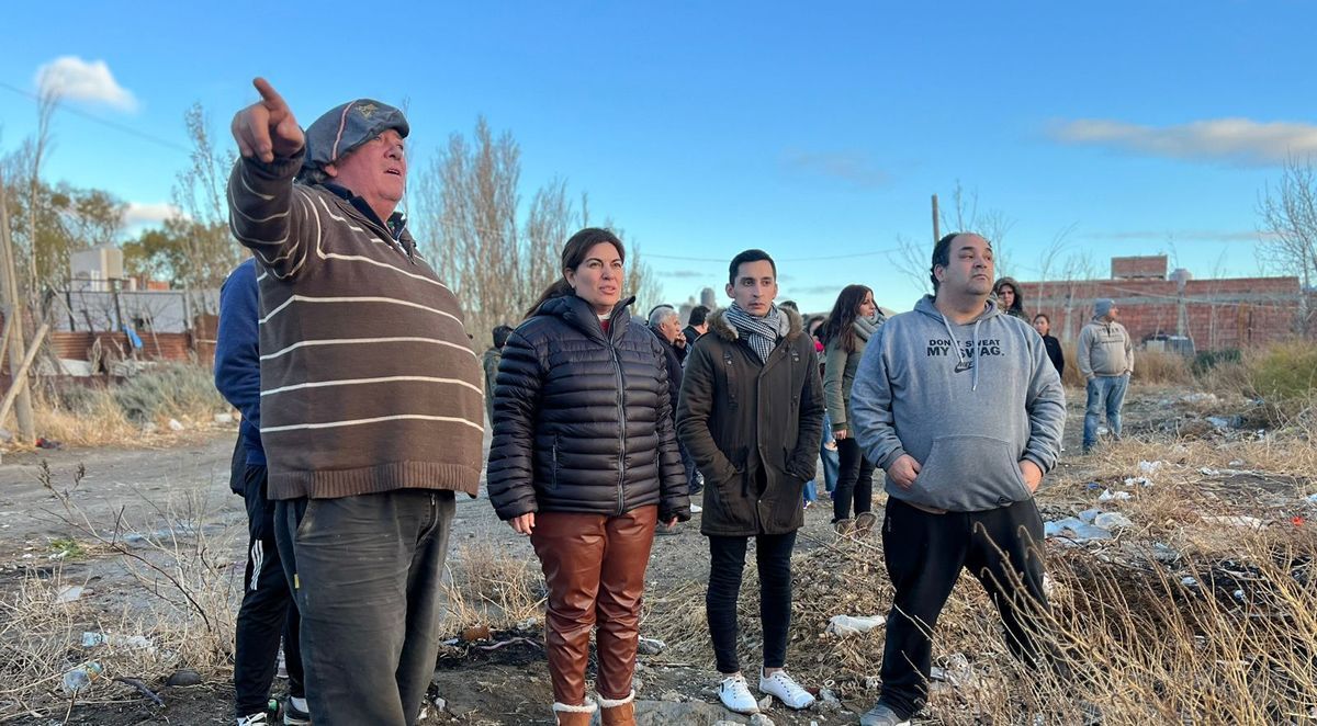 Ana Clara Romero y su equipo continúan con las visitas a los barrios de Comodoro