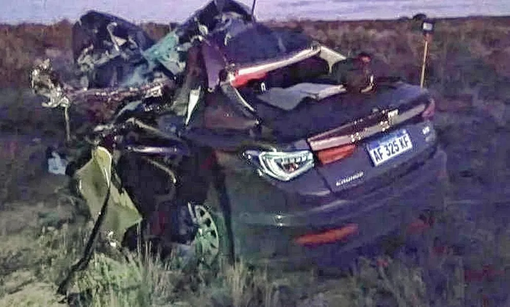 Las Grutas: Tres comodorenses fallecieron al  chocar su vehículo con un camión en Ruta 3