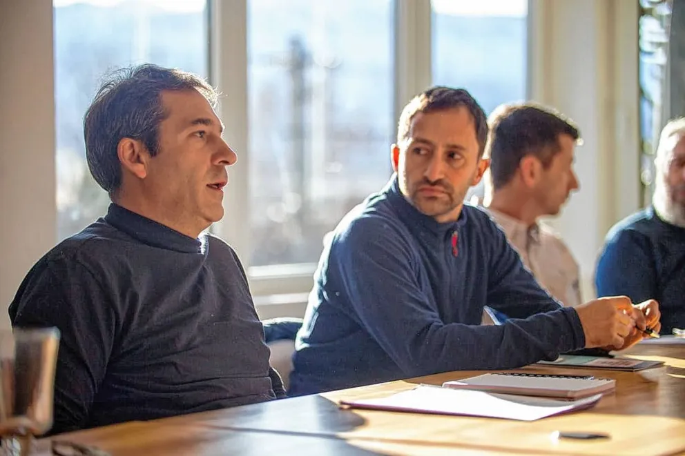 Juan Pablo Luque y Juan Peralta se reunieron con la Sociedad Rural de Esquel