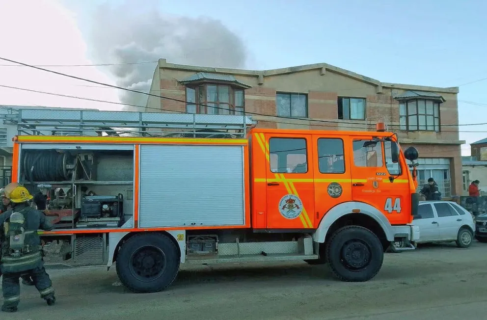 “Prendió fuego el alquiler y perdimos todas nuestras pertenencias”, denunció una mujer