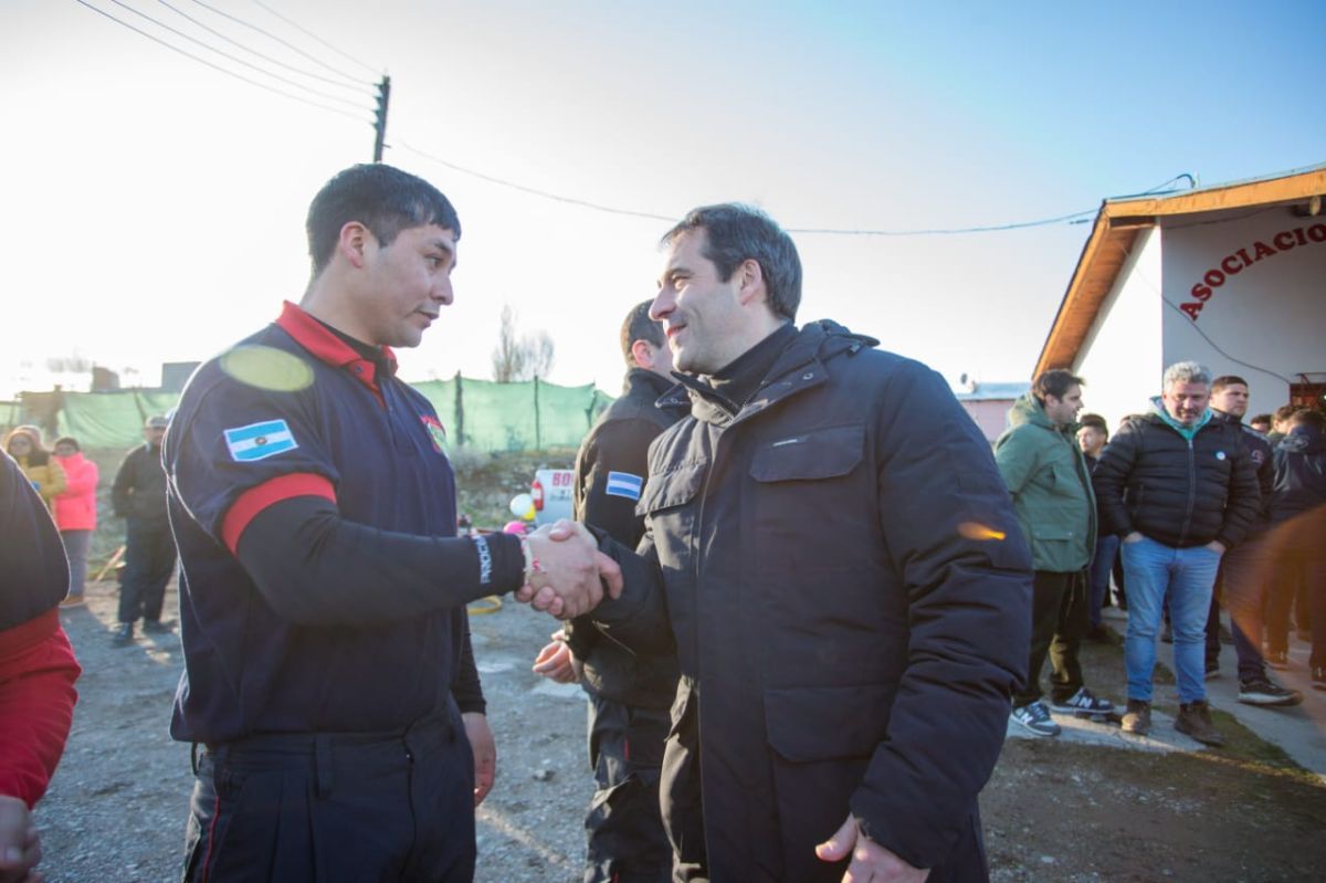 Juan Pablo Luque en donación solidaria de bomberos: “Este tipo de actos son los que nos hermanan como provincia”