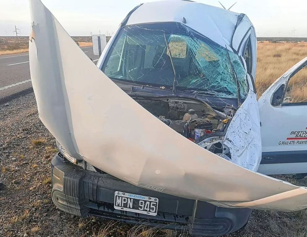 Volcó un auto en la doble trocha a Madryn y su conductora resultó herida