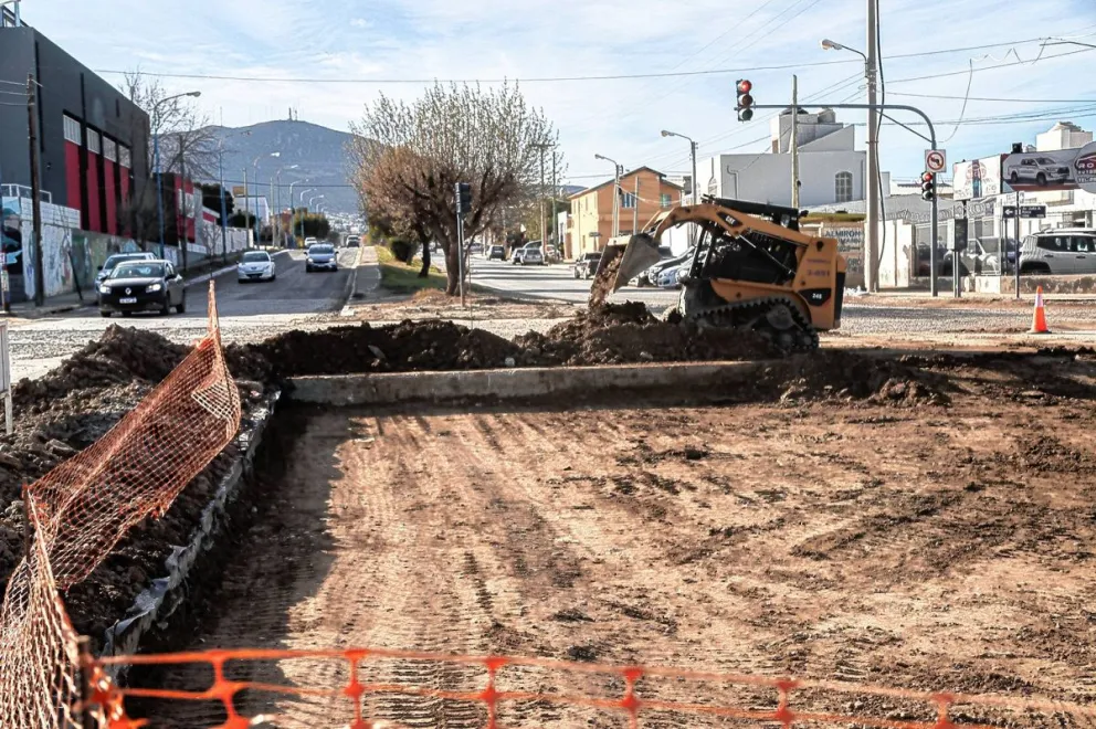 Comenzaron los trabajos de repavimentación en Roca y Lisandro de la Torre