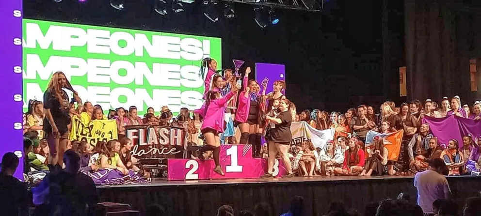 Sueñan con competir en el Universal Dance World Championship y continúan reuniendo fondos