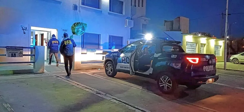 Tres detenidos tras 7 allanamientos en el norte de Santa Cruz con la particularidad de encontrar “cocaína rosa”