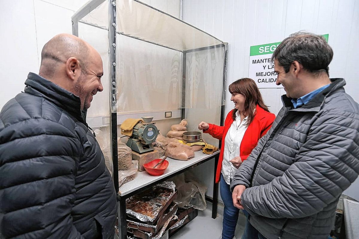 Juan Pablo Luque visitó una empresa modelo en Puerto Madryn: "Hay que potenciar e imitar este tipo de desarrollos que combinan recursos naturales y ciencia"