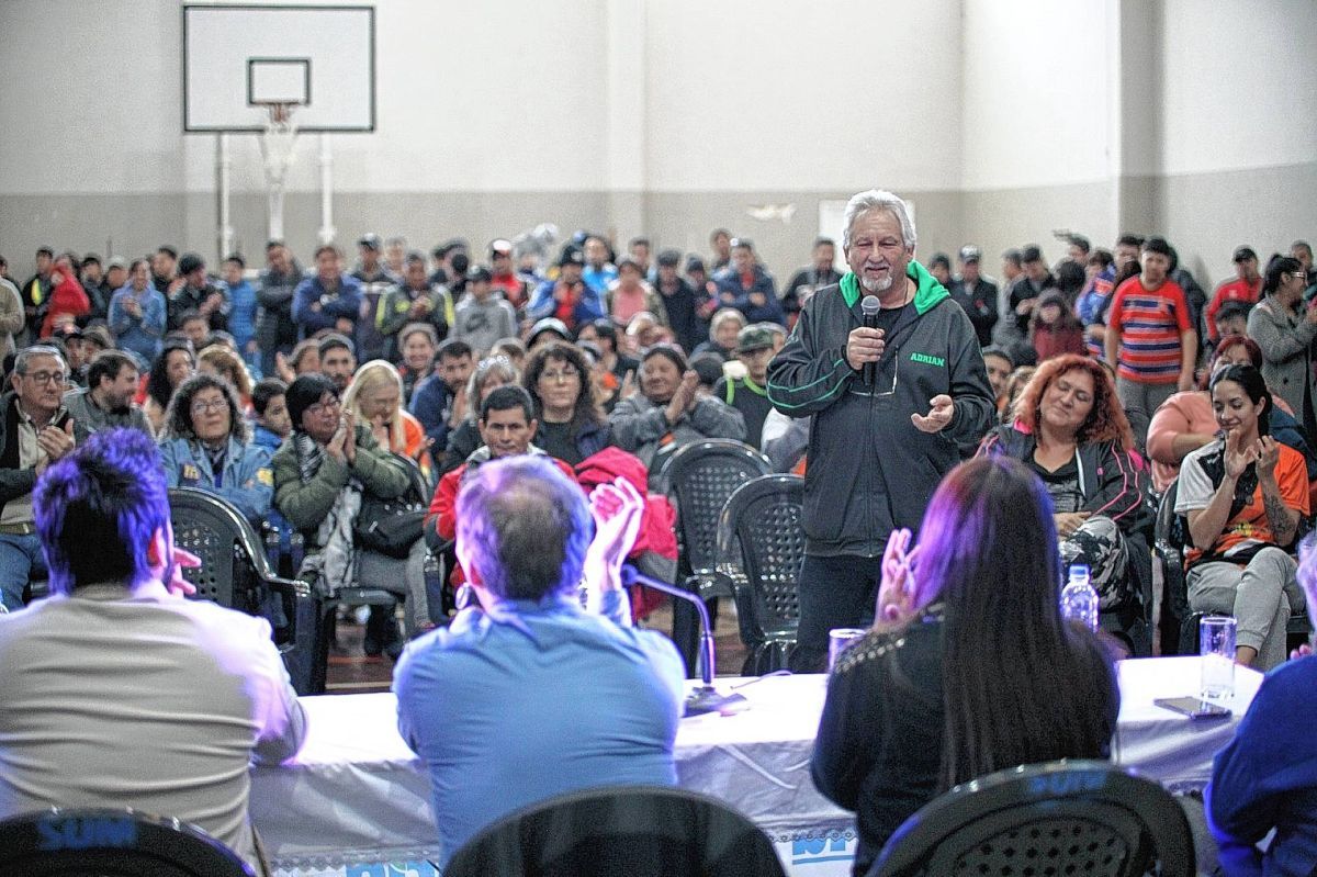 Juan Pablo Luque se reunió con más de 100 dirigentes y representantes de clubes de Trelew