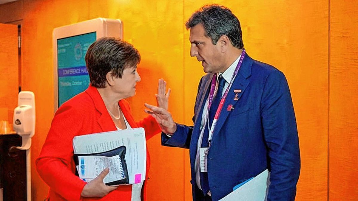 Massa busca cerrar el acuerdo con el FMI en medio de presiones cruzadas
