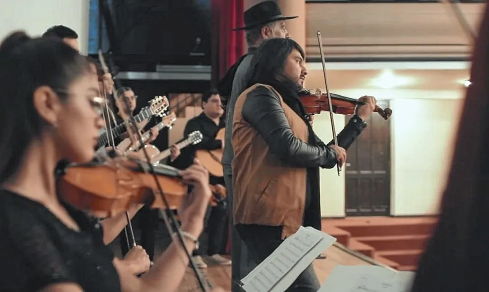 El cantautor “Pajarito” lanzó ayer un nuevo videoclip junto al Vasco Salaberry