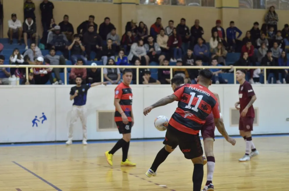 Flamengo enfrenta a La Cumbre