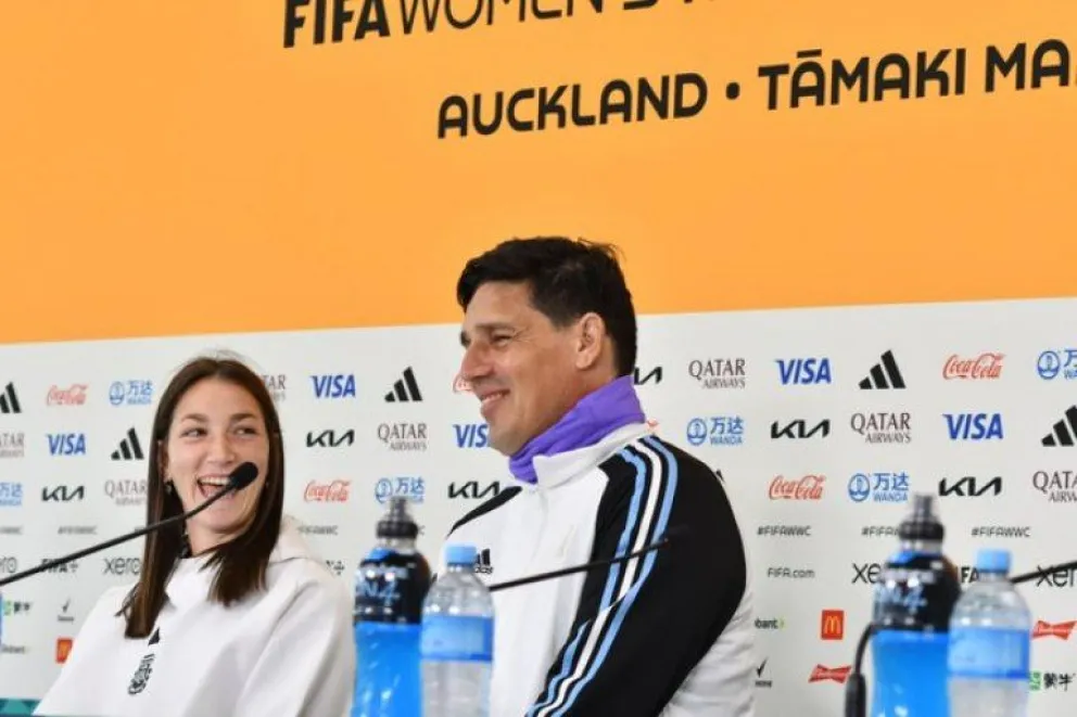 Germán Portanova y Aldana Cometti, en la previa al debut en el Mundial Femenino: "Queremos dejar todo para que se identifiquen"