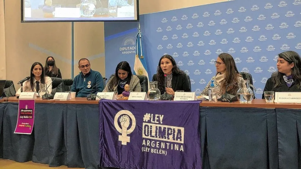 Media sanción a la Ley Olimpia: buscan incorporar como violencia digital de género el hostigamiento, extorsión o difusión de imágenes íntimas en internet