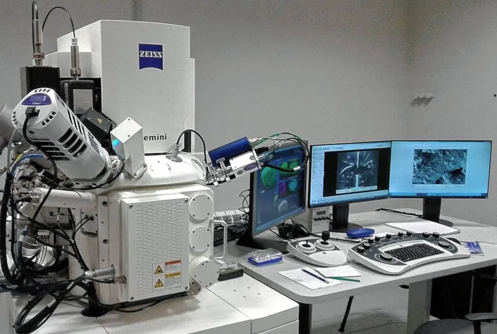 La Policía utilizará microscopios electrónicos de Aluar para la investigación de residuos de disparo