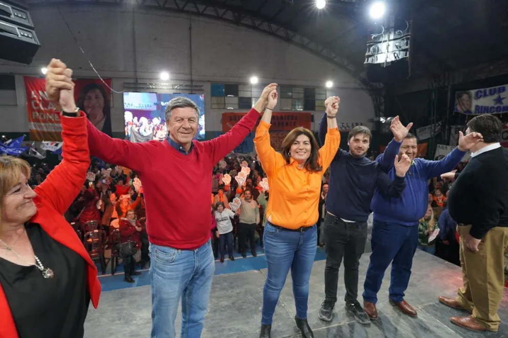 Nacho Torres junto a Ana Clara Romero en Comodoro: "Este domingo vamos a dar vuelta la página de una vez por todas y cambiar la historia de Chubut"