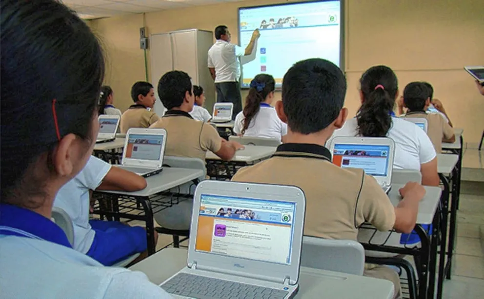 La UNESCO hace un llamamiento urgente para un uso adecuado de la tecnología en la educación