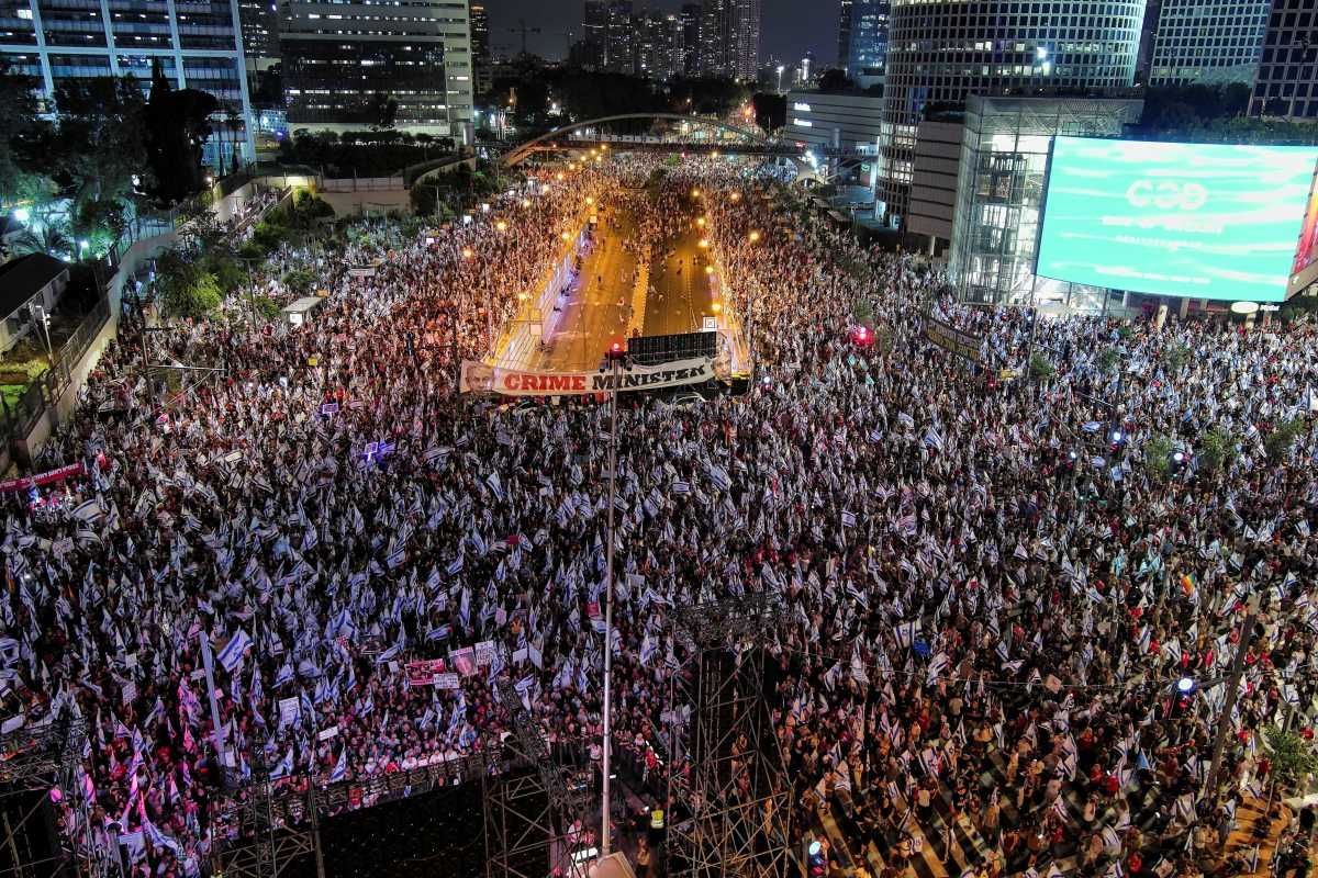 Los manifestantes israelíes mantienen la presión sobre Netanyahu por reforma judicial