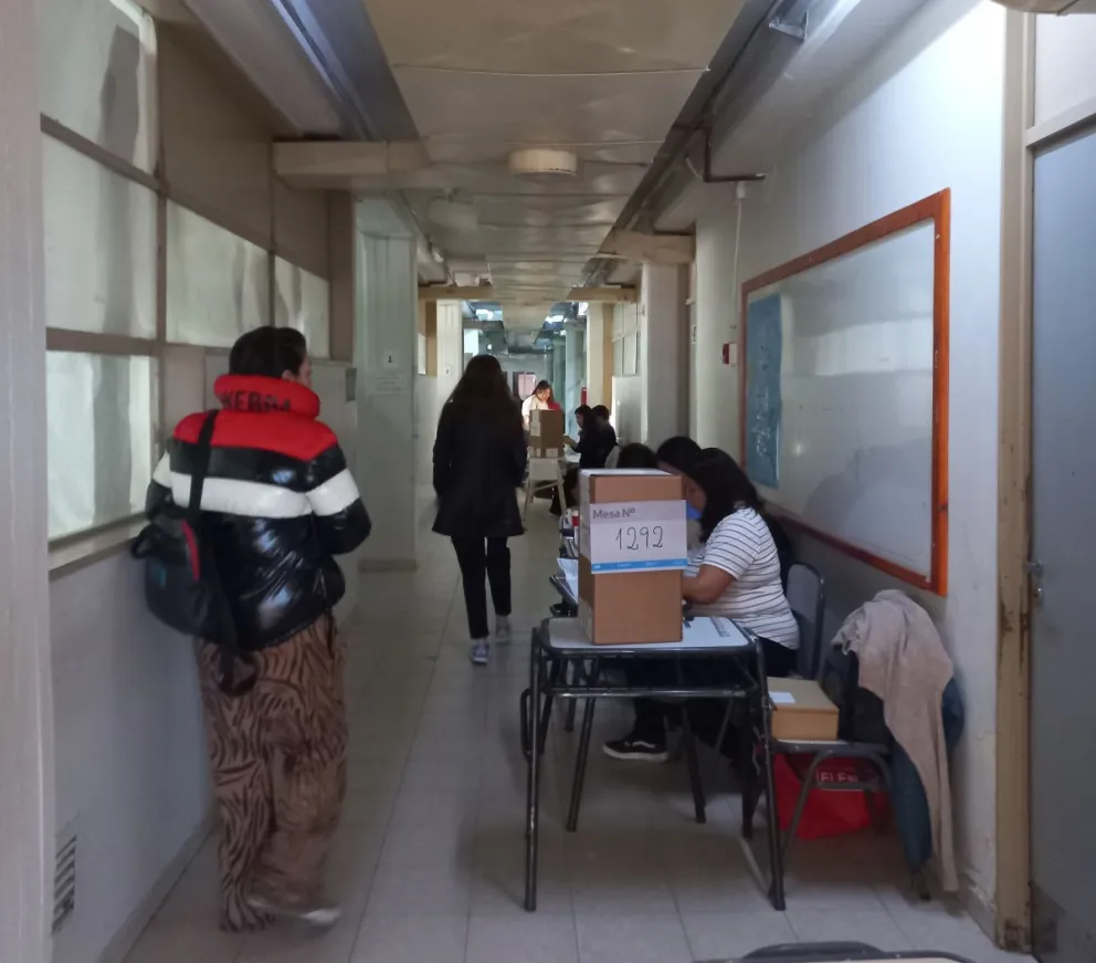 Más del 65 por ciento del padrón electoral emitió su voto en Chubut