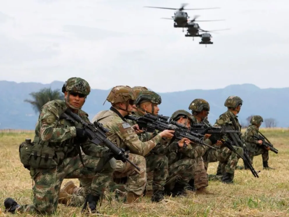 Colombia: al menos 20 muertos en enfrentamientos de sus fuerzas armadas con irregulares