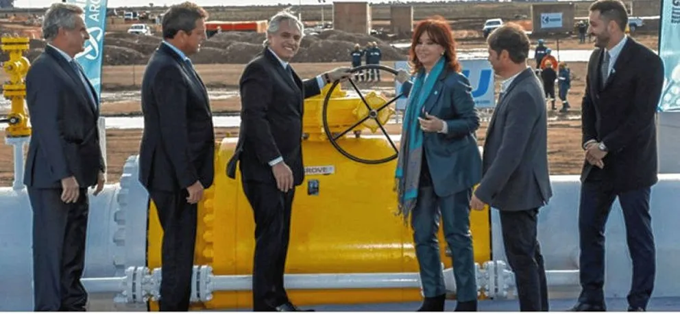 Se completó el llenado del Gasoducto Néstor Kirchner y comienza la distribución de gas
