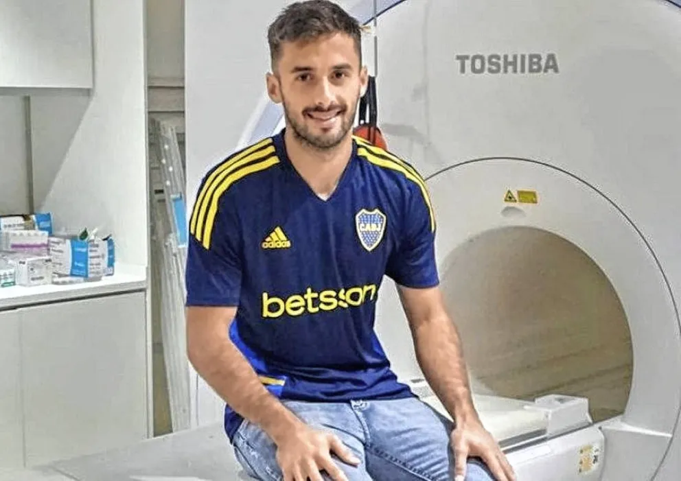 Marcelo Saracchi se hizo la revisión y firmó contrato con Boca