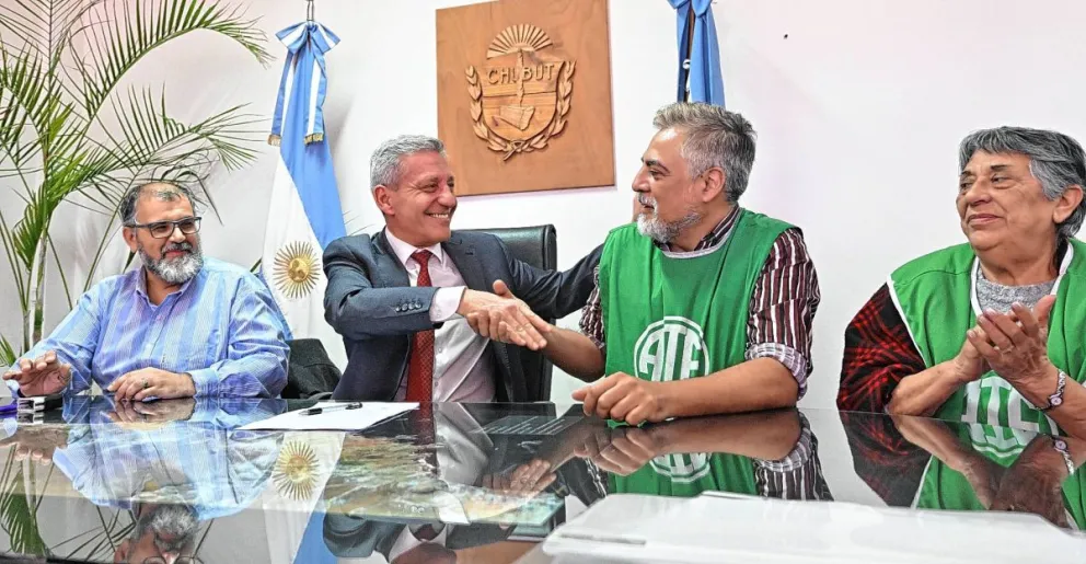 Arcioni acordó una nueva pauta salarial para la Administración Pública Central para el segundo semestre
