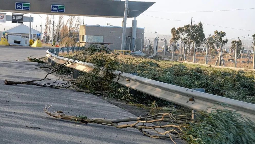 Se mantiene el alerta por “ráfagas de viento fuerte”, pero mejorando
