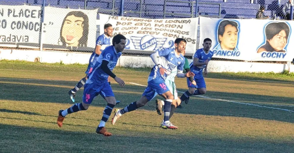 El domingo Newbery va por el título