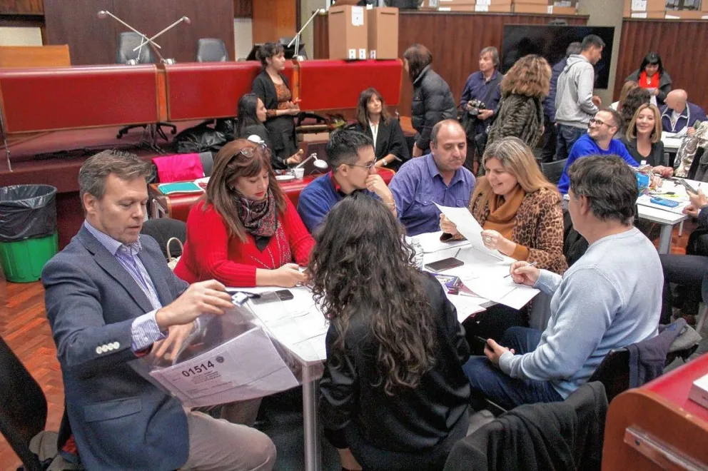 Culminó el escrutinio definitivo de las elecciones provinciales “sin grandes cambios”