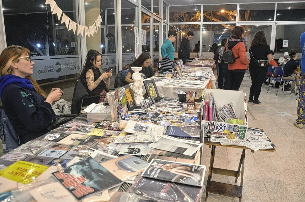 Ayer comenzó la primera edición de la Feria Patagónica del Libro Feminista