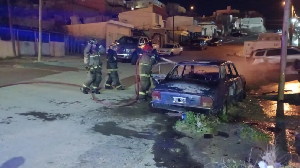 Se incendió un auto en barrio La Floresta