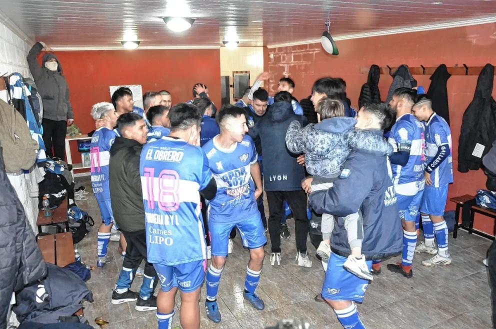 Newbery goleó para conseguir un nuevo título