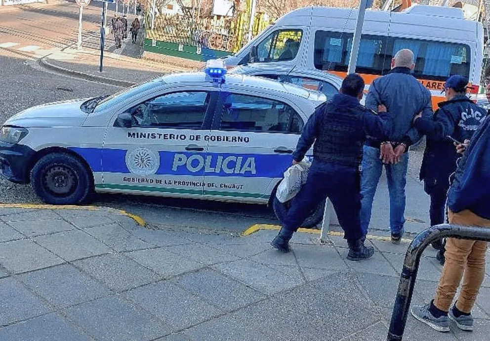 Tenía una causa por robo de armas con prisión preventiva en CABA y lo detuvieron en La Anónima de Km. 3