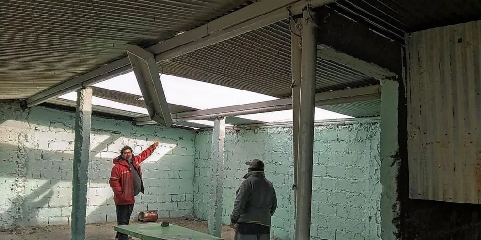 El viento también maltrató al Club El Enganche II