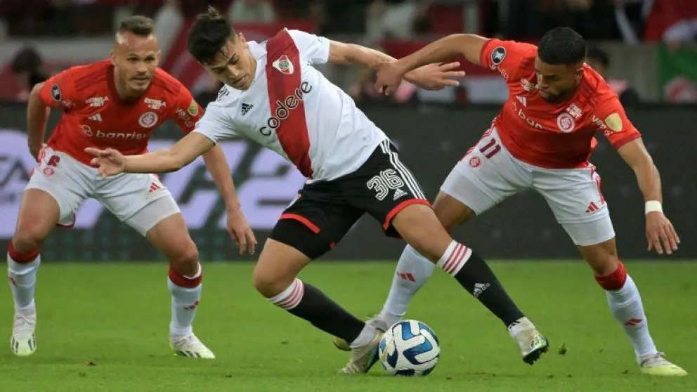 River quedó eliminado de la Copa Libertadores ante Internacional en una eterna tanda de penales
