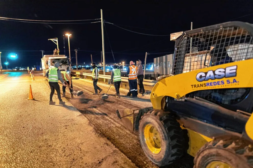 Reasfaltan Ruta Nacional N° 3 en horario nocturno