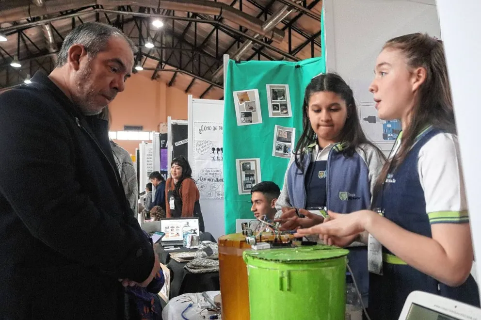 Cerca de 300 personas participaron de la Feria de Ciencias y la Muestra Provincial de Jóvenes Emprendedores